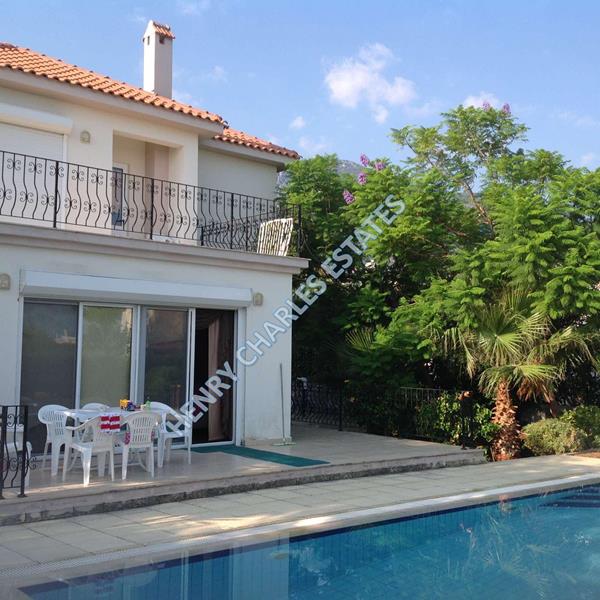 THREE BEDROOM VILLA WITH POOL FOR RENT