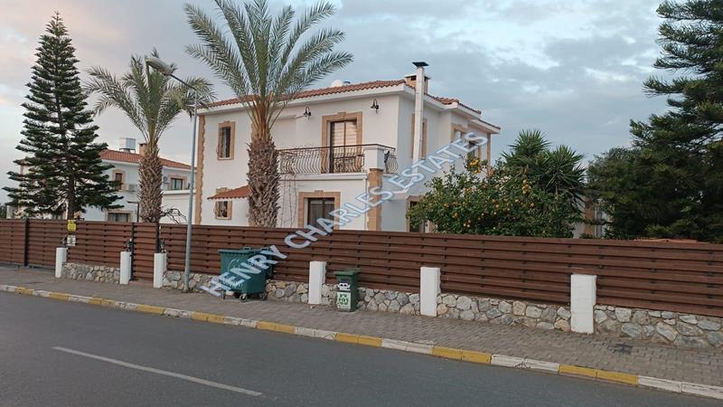VILLA FOR SALE ON THE MAIN ROAD