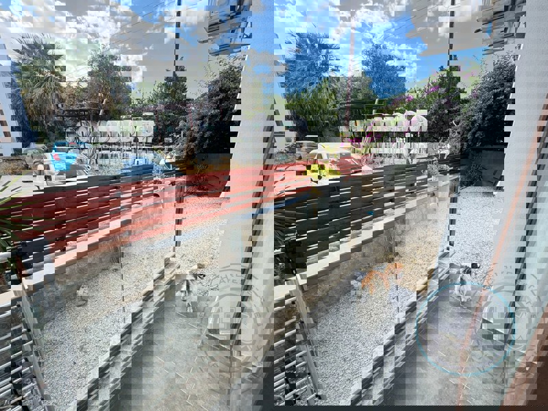 ONE BEDROOM GARDEN APARTMENTS