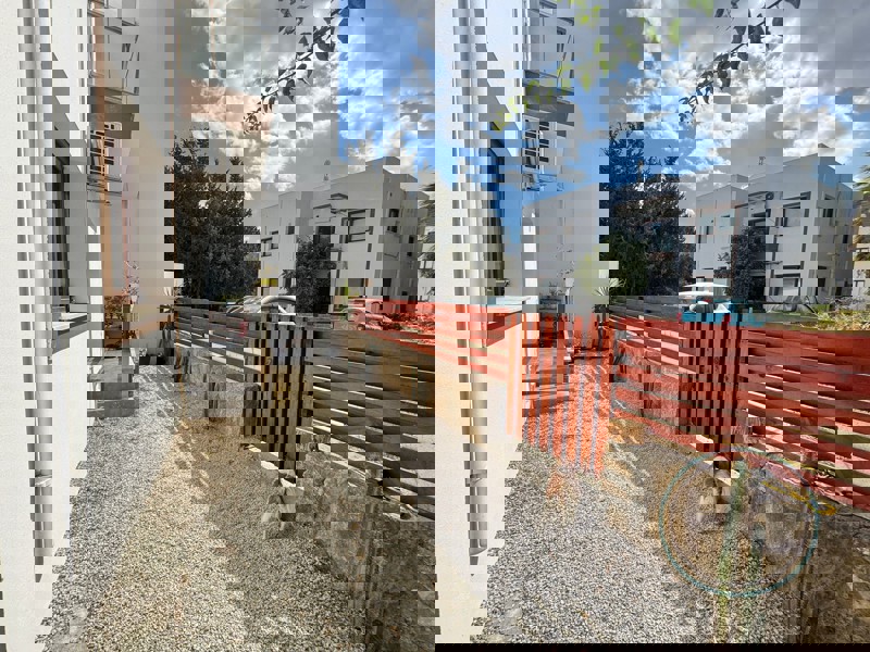 ONE BEDROOM GARDEN APARTMENTS