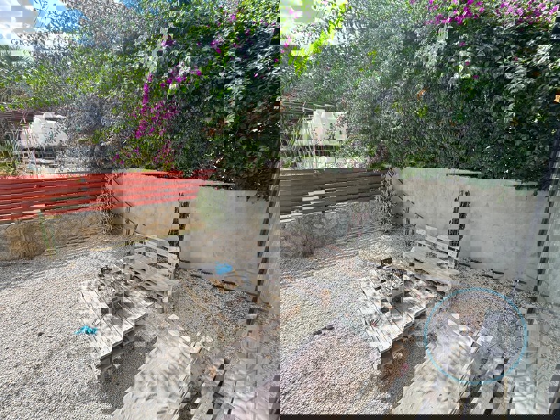 ONE BEDROOM GARDEN APARTMENTS