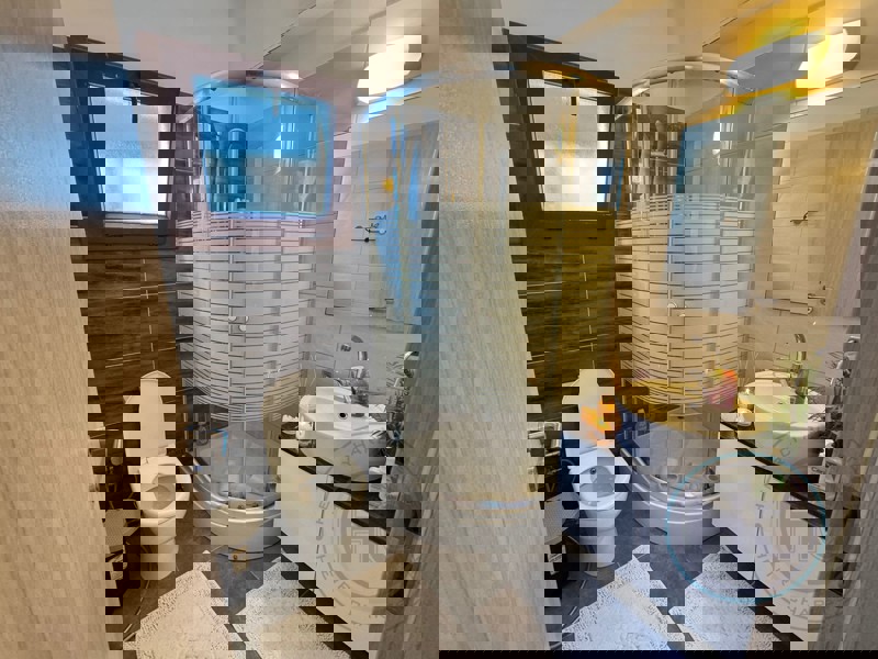 ONE BEDROOM GARDEN APARTMENTS