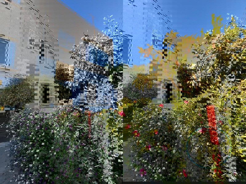 THREE BEDROOM GARDEN APARTMENTS