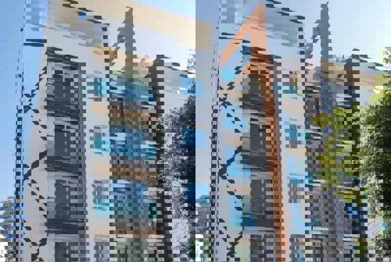 TURKISH TITLE TWO BEDROOM APARTMENT IN CENTRAL KYRENIA