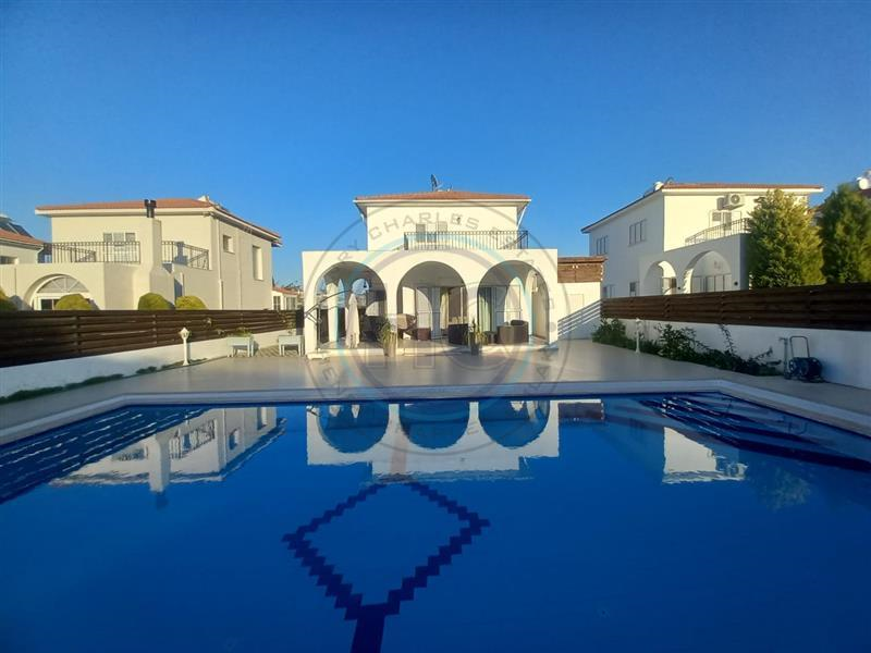 THREE BEDROOM VILLA WITH PRIVATE POOL