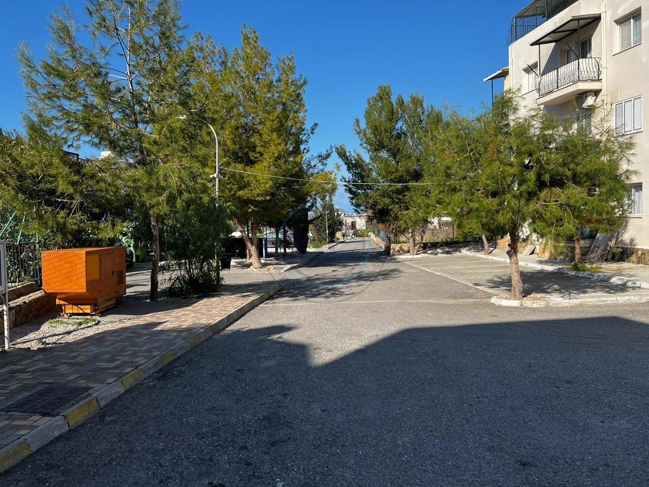 THREE BEDROOM APARTMENTS WITH COMMUNAL POOL IN ALSANCAK