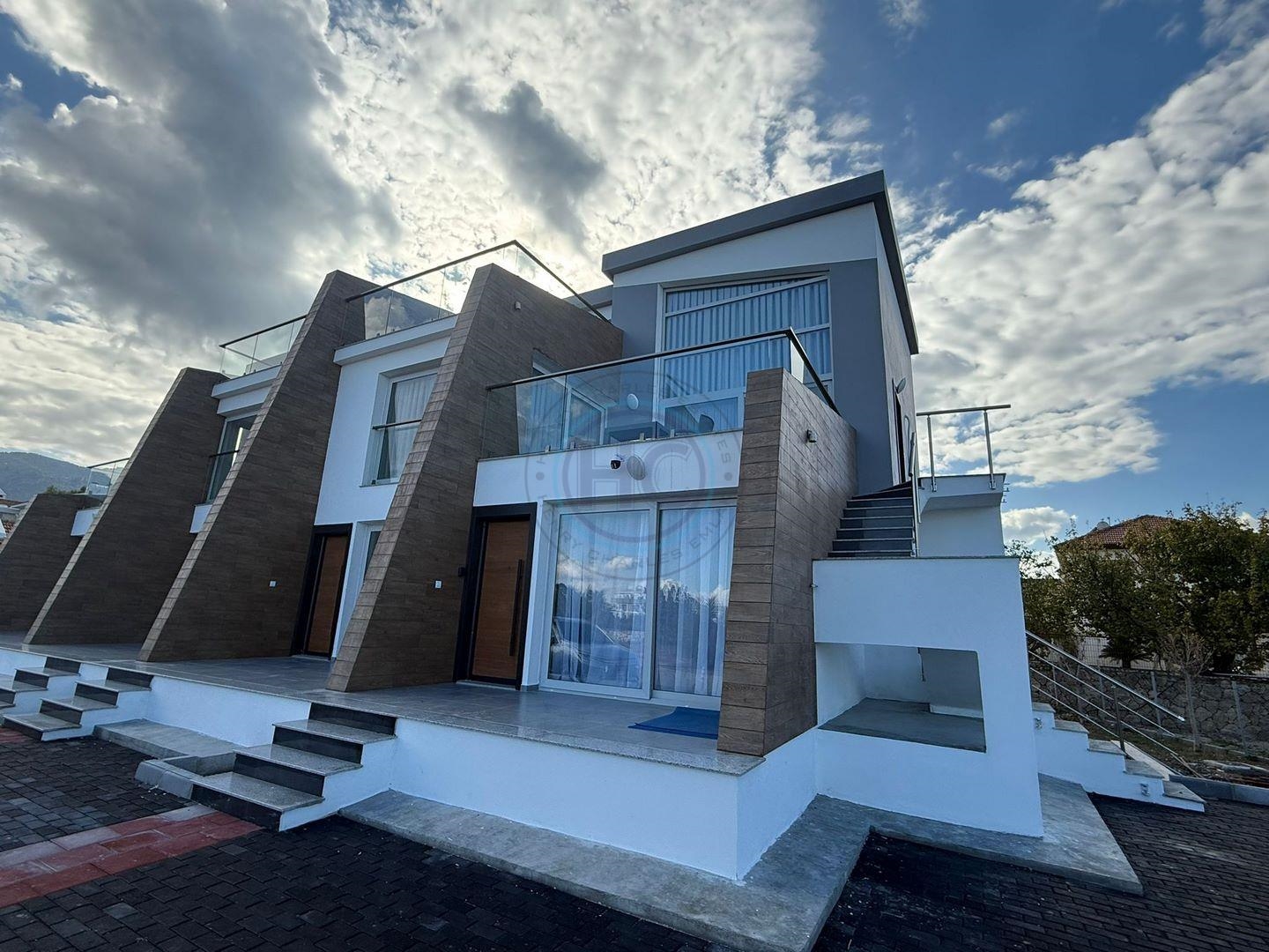 2+1 Loft Apartment with Sea & Mountain Views 