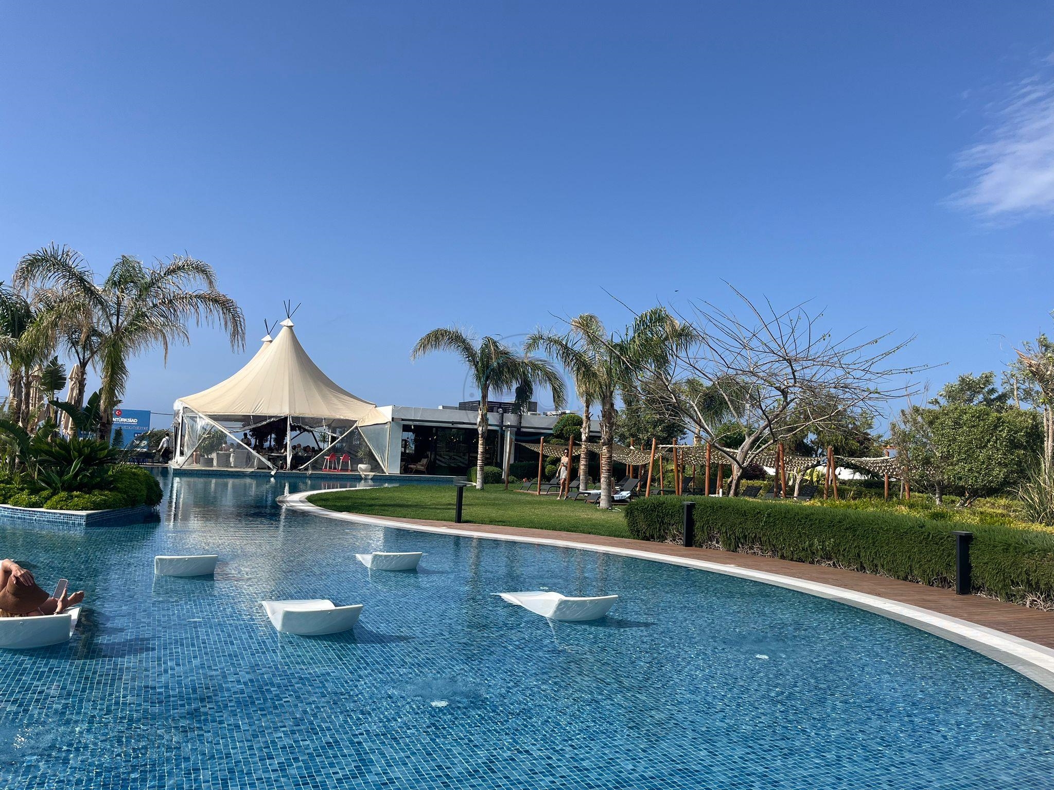 LUXURY  FURNISHED 3-BEDROOM APARTMENT