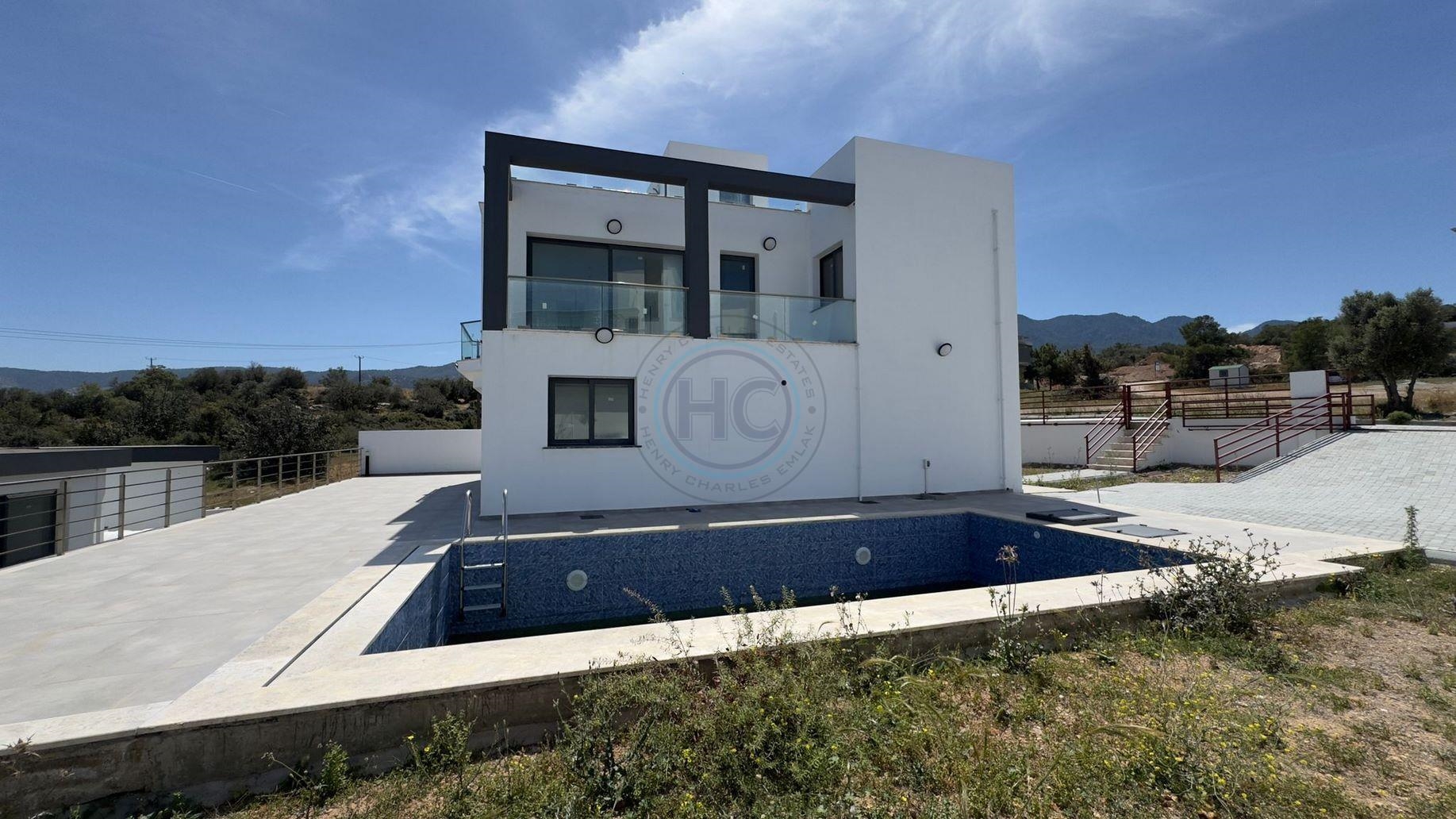 LUXURY FOUR BEDROOM VILLAS WITH POOL