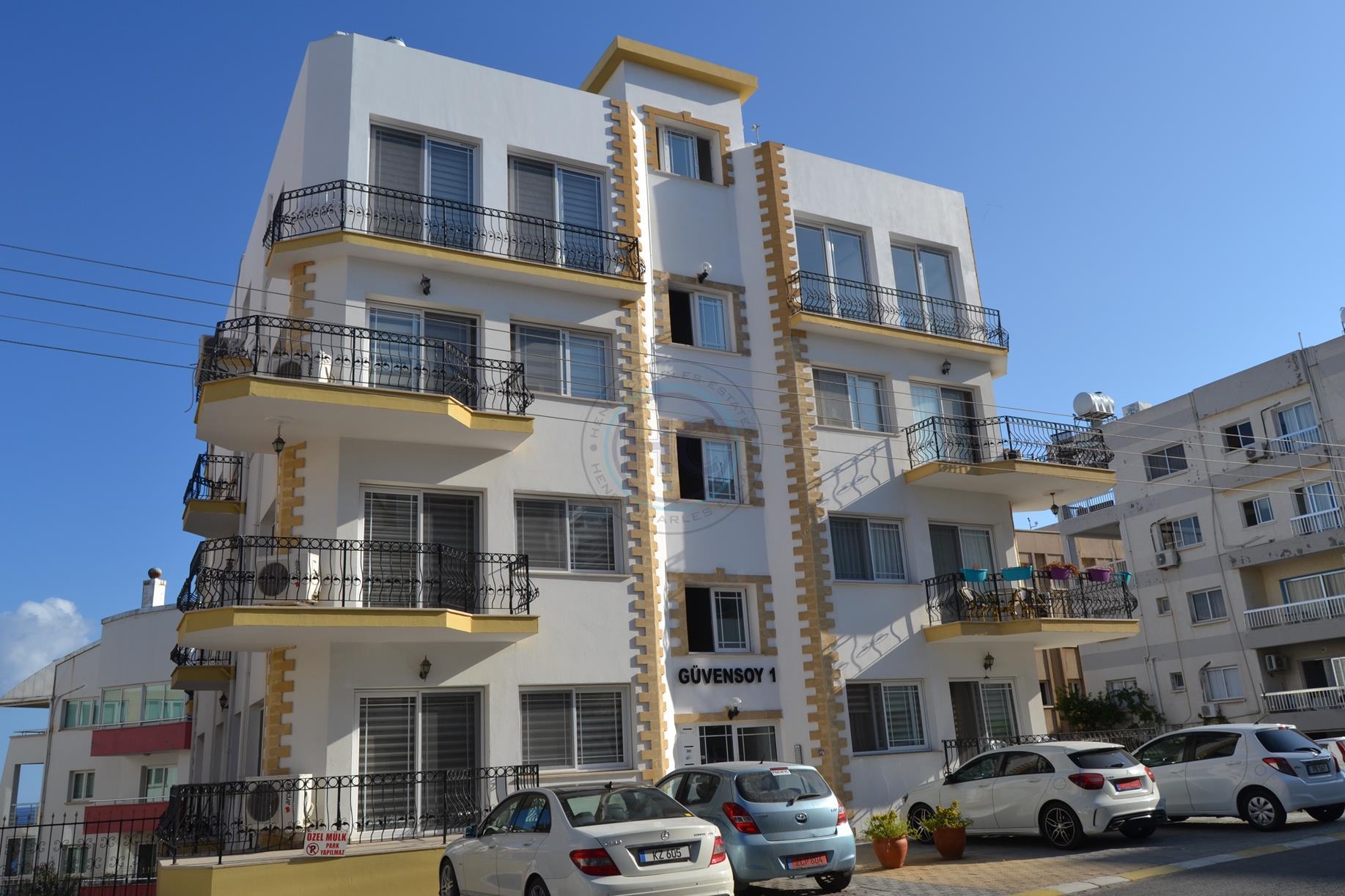 SPACIOUS TWO BEDROOM APARTMENT IN THE HEART OF KYRENIA 