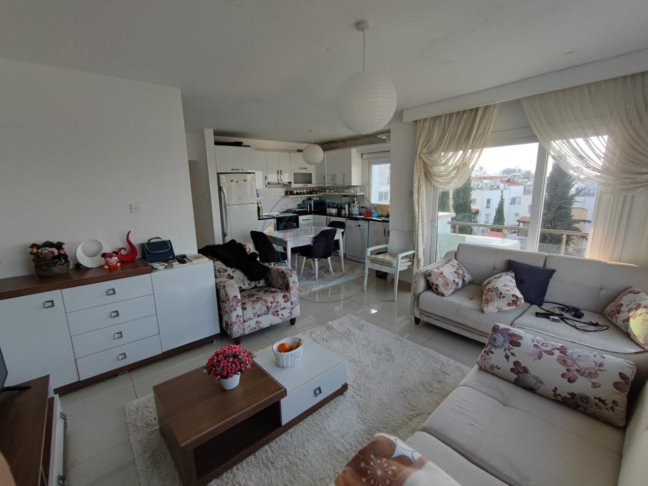 THREE BEDROOM  SEA VİEW PENTHOUSE IN KYRENIA CITY CENTER 