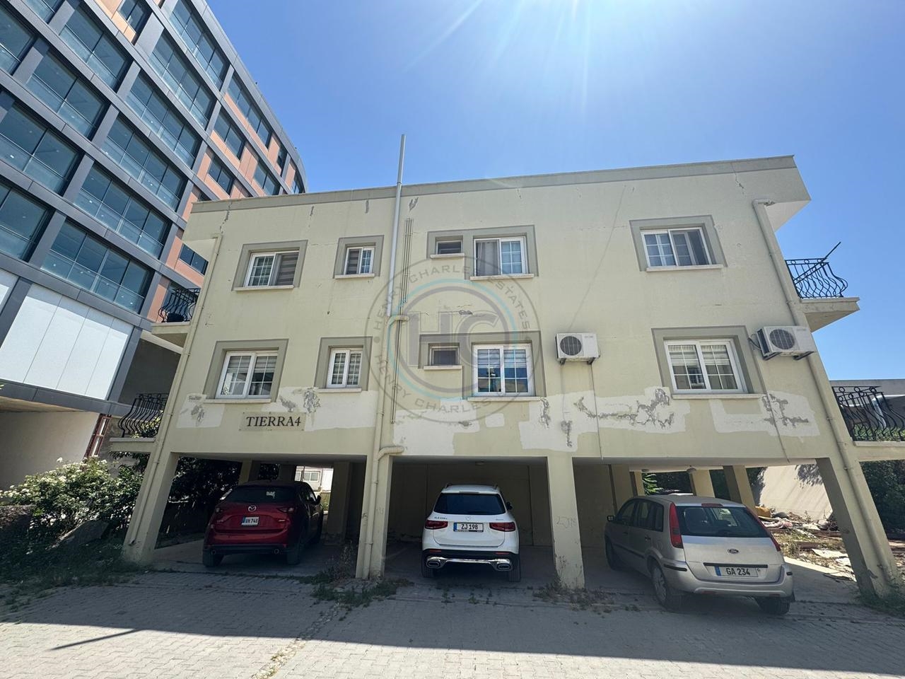 THREE BEDROOM APARTMENT IN CITY CENTER KYRENIA 