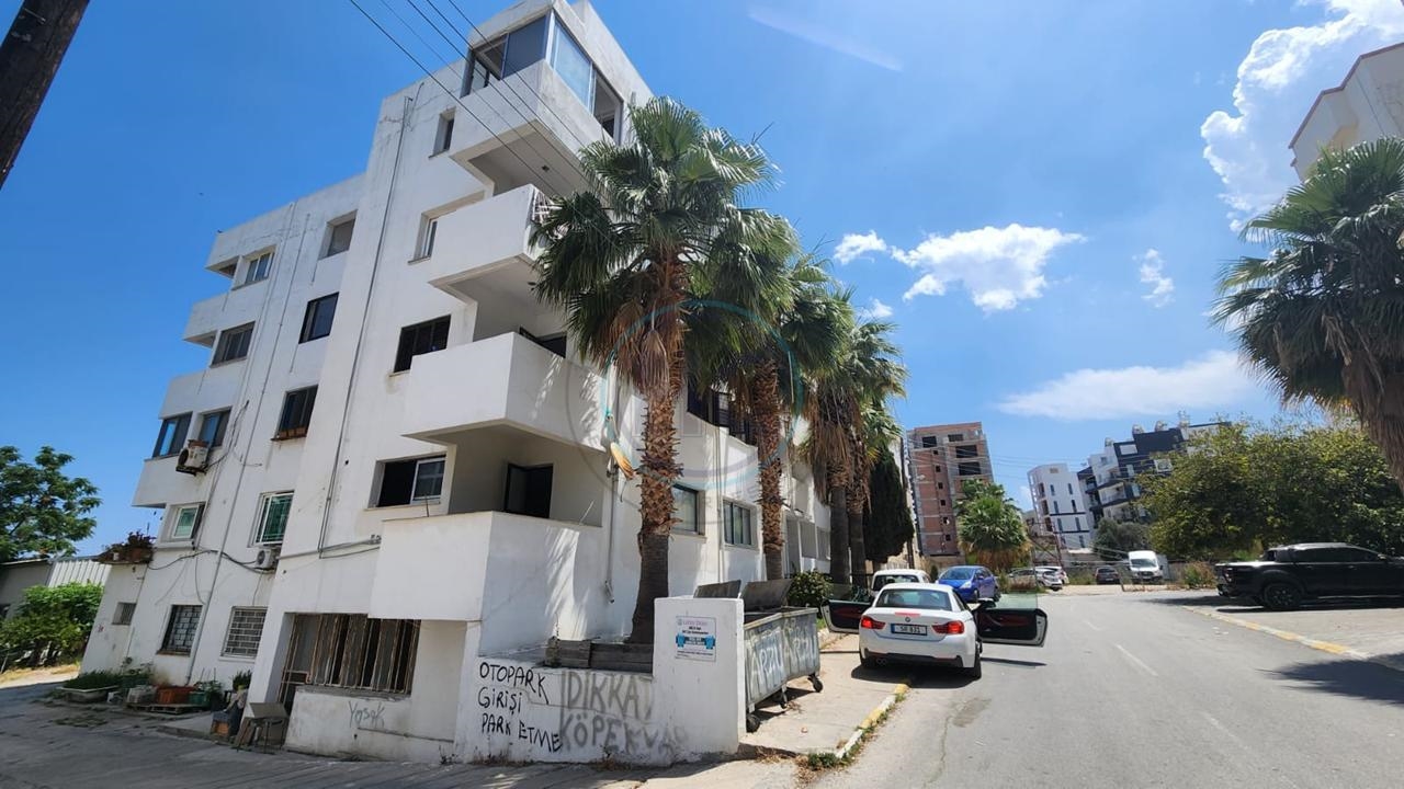 THREE BEDROOM APARTMENT IN CITY CENTER KYRENIA