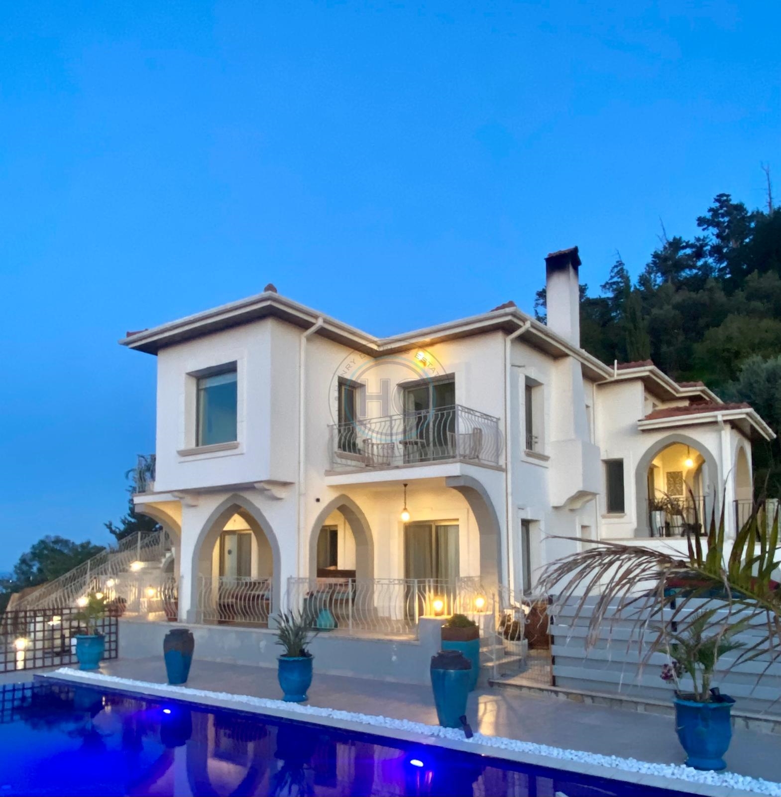 FOUR BEDROOM LUXURY MEDITERRANEAN VILLA