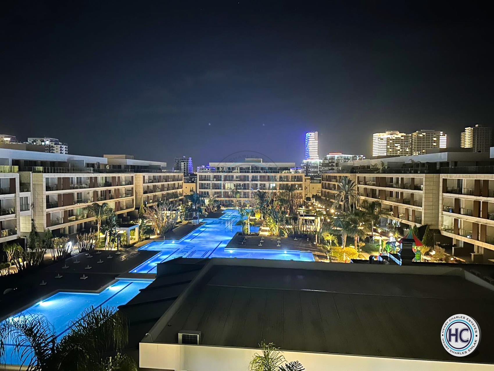 POOLVIEW ONE BEDROOM FULLY FURNISHED APARTMENT FOR SALE, COURTYARD, LONG BEACH