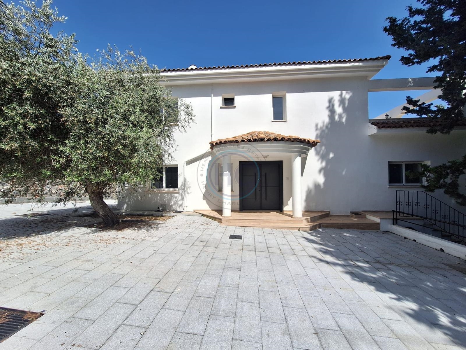 Luxury Villa for Sale with Turkish Title Deeds in Ozanköy, Kyrenia