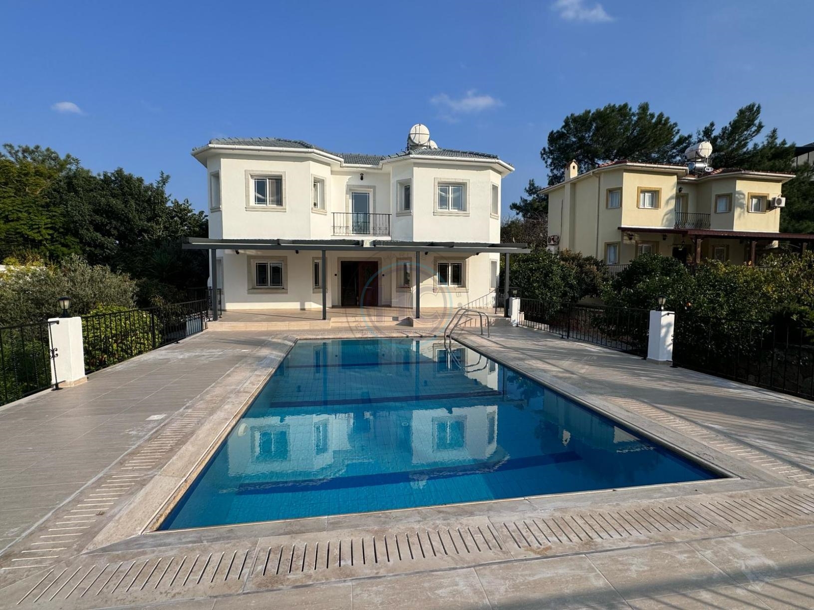 4 BEDROOM LUXURY HOME - TURKISH TITLE