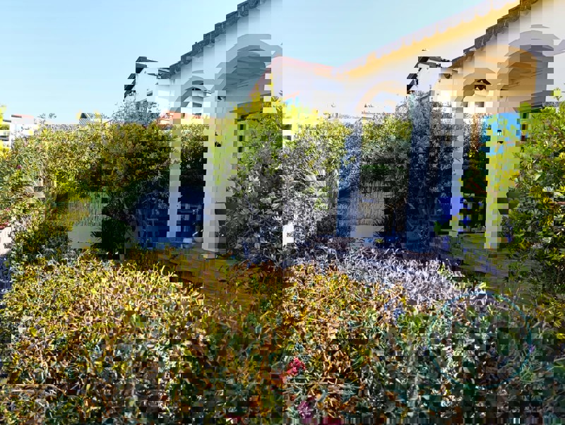 THREE BEDROOM FURNISHED SEASIDE VILLA (CAR INCLUDED)