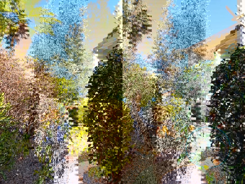 THREE BEDROOM FURNISHED SEASIDE VILLA (CAR INCLUDED)